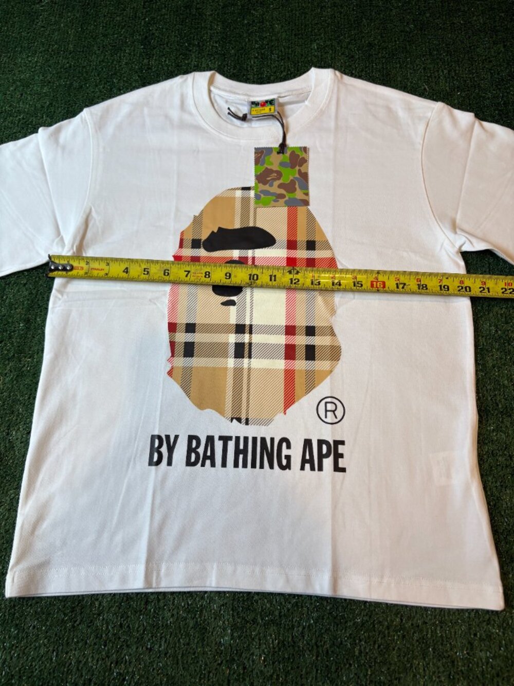 BAPE Plaid Ape Head Graphic Tee White NWT - Picture 9 of 9